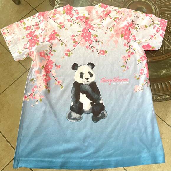 Smithsonian Institution Other - Smithsonian Institution Cherry Blossom Panda T-Shirt Youth M